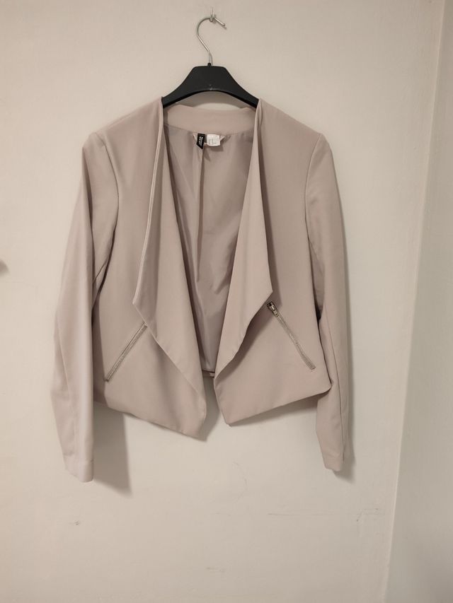 Chaqueta corta gris / marrón claro