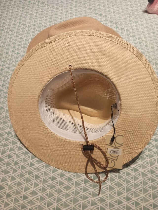 Gorro paja nuevo