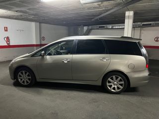 Mitsubishi Grandis 2006