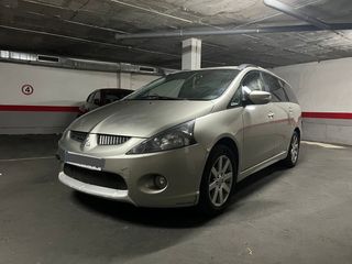 Mitsubishi Grandis 2006