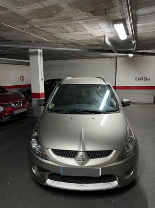 Mitsubishi Grandis 2006