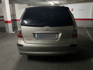 Mitsubishi Grandis 2006