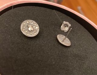 Pendientes Tous plata pavonada y espinelas