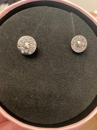Pendientes Tous plata pavonada y espinelas