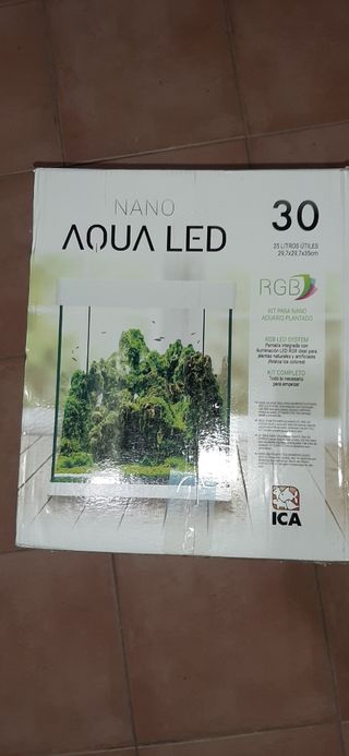 Acuario 30 litros.