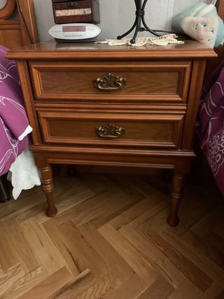 2 colchones y 2 cabeceros para cama  90cm+mesita