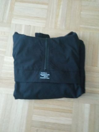 cortavientos negro. Talla 12.