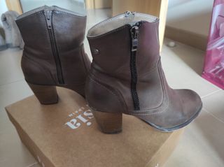 Botines marrones Mustang 37 negociable
