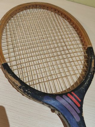 Raqueta de tennis antigua