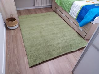 Alfombra 70€ Verde Grande 2,30m x 1,61m ( Limpia )