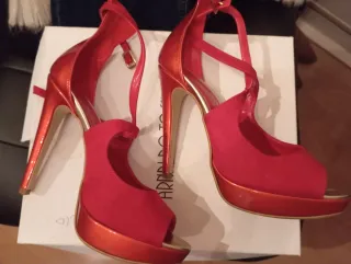 Sandalias tacon  rojo