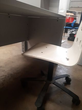 Mesa escritorio despacho con ala y faldón. Ref M62