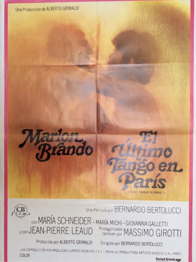 12 carteles originales.