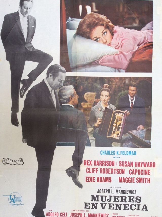 12 carteles originales.