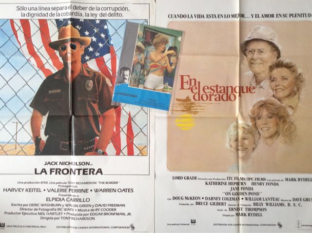 12 carteles originales.