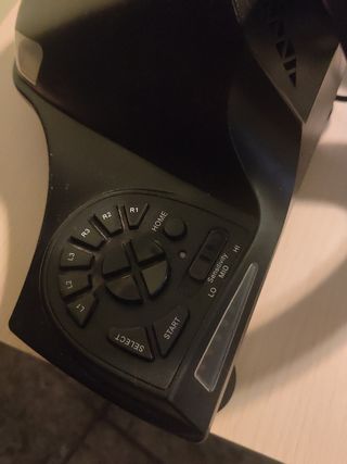 Volante, Pedales y cambio de macha