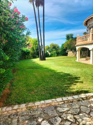 Poda y limpieza de jardines