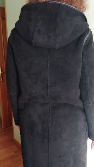 Abrigo negro Zara
