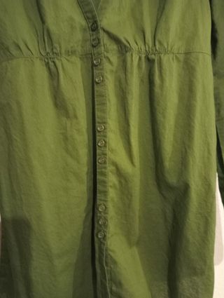 Camisa verde de Stradivarius