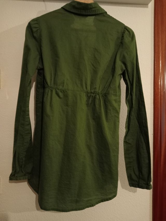 Camisa verde de Stradivarius