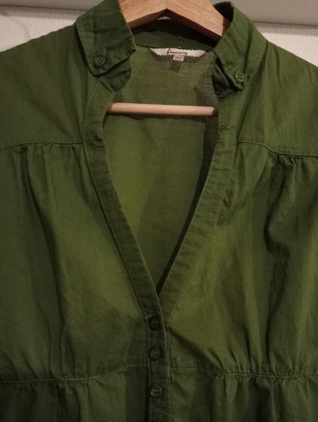 Camisa verde de Stradivarius