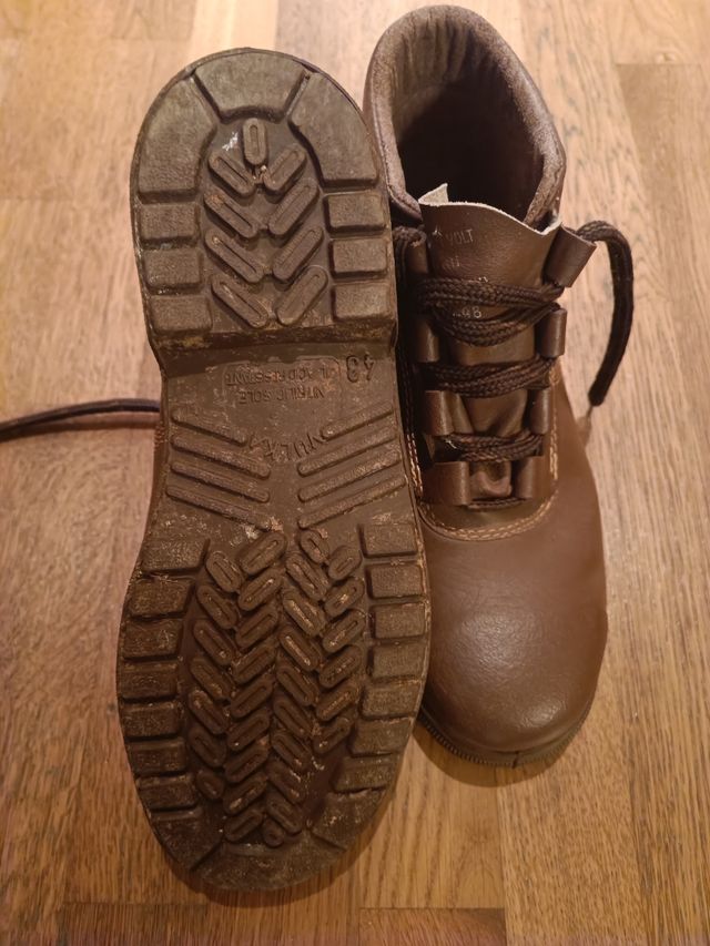 BOTAS SEGURIDAD PIEL. PUNTERA DE HIERRO