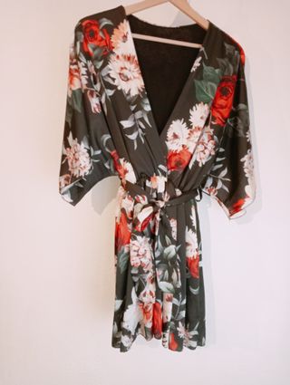 Vestido tipo kimono floral