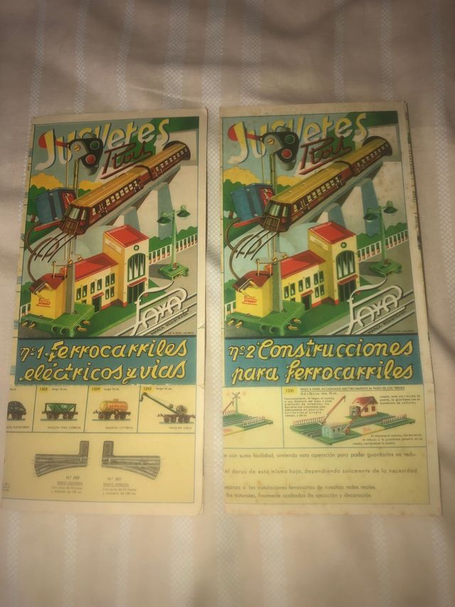 DOS ANTIGUOS CATALOGOS DE PAYA