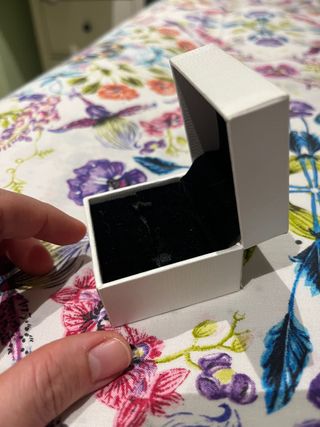 Cajita de Pandora para anillo y pendientes