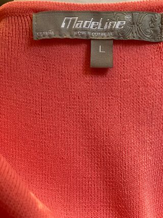 Vestido de punto con adornos y ribeteado  en raso