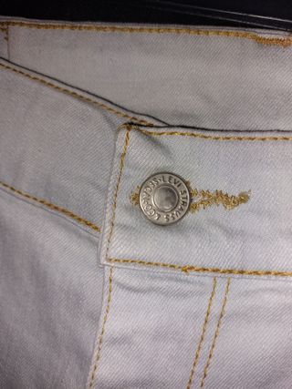 Pantalón pitillo Levis talla 36