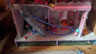 Chalet lol surprise winter disco