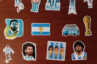 LOTE CROMOS MESSI  ARGENTINA Y MARADONA