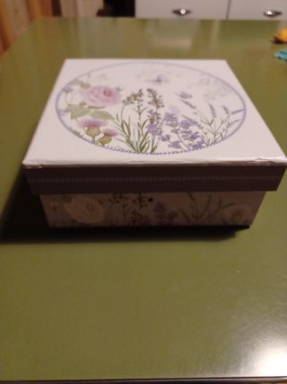 Scatoletta - cofanetto decorato