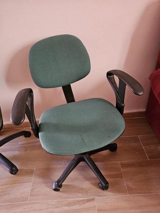 Silla de escritorio con ruedas