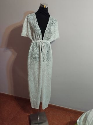 Kimono blanco de ganchillo
