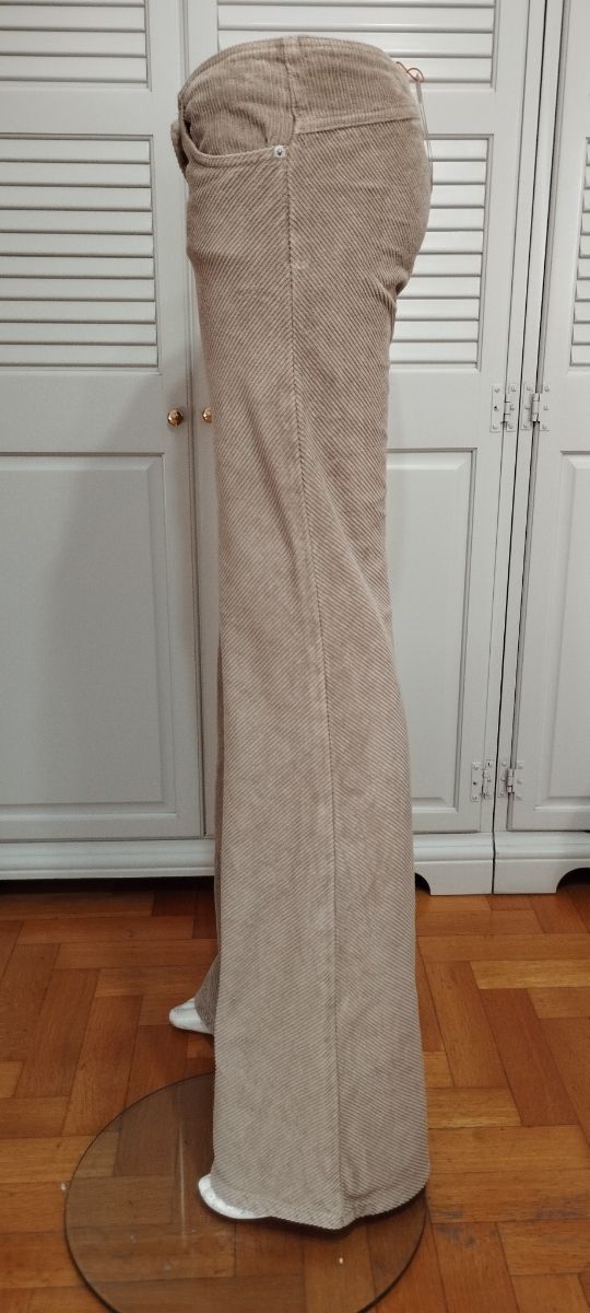 Pantaloni a zampa in velluto beige 40 42