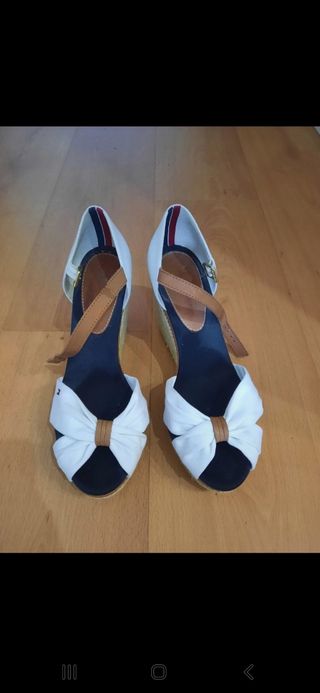 Cuñas blancas tommy hilfiger t.40