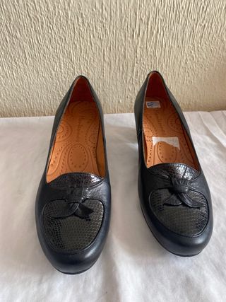 tacones negros - montesinos
