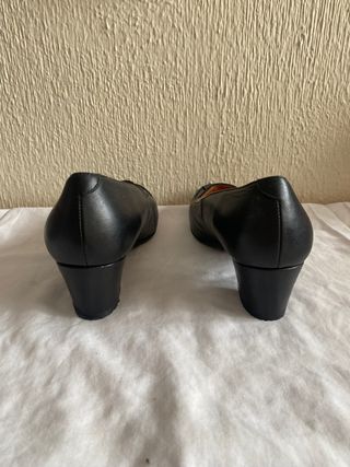 tacones negros - montesinos