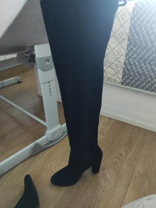Botas altas talla35 Gloria Ortiz negras terciopelo