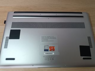 Huawei matebook D15 I5 2023 Muy cuidado.