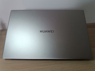 Huawei matebook D15 I5 2023 Muy cuidado.