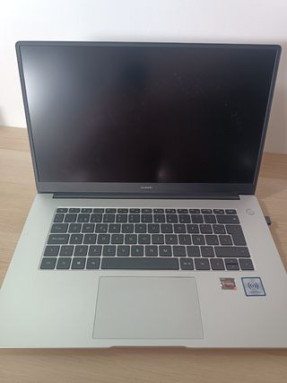 Huawei matebook D15 I5 2023 Muy cuidado.