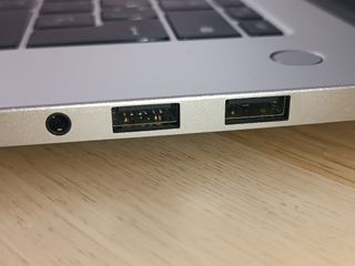 Huawei matebook D15 I5 2023 Muy cuidado.