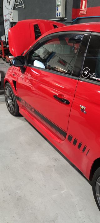 Abarth Kit molduras exterior brillo o efecto carbo