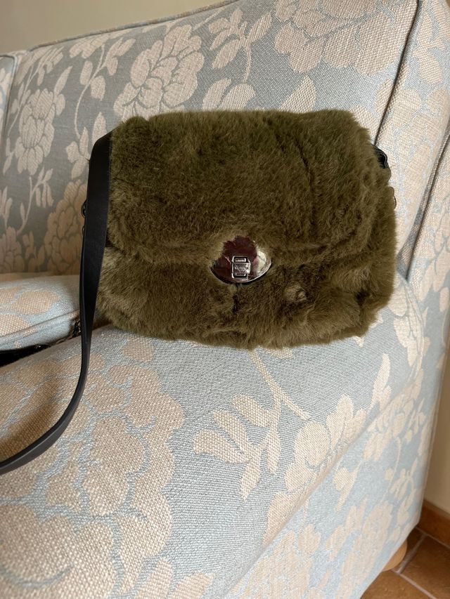 borsa tracolla Parfois peluche verde militare