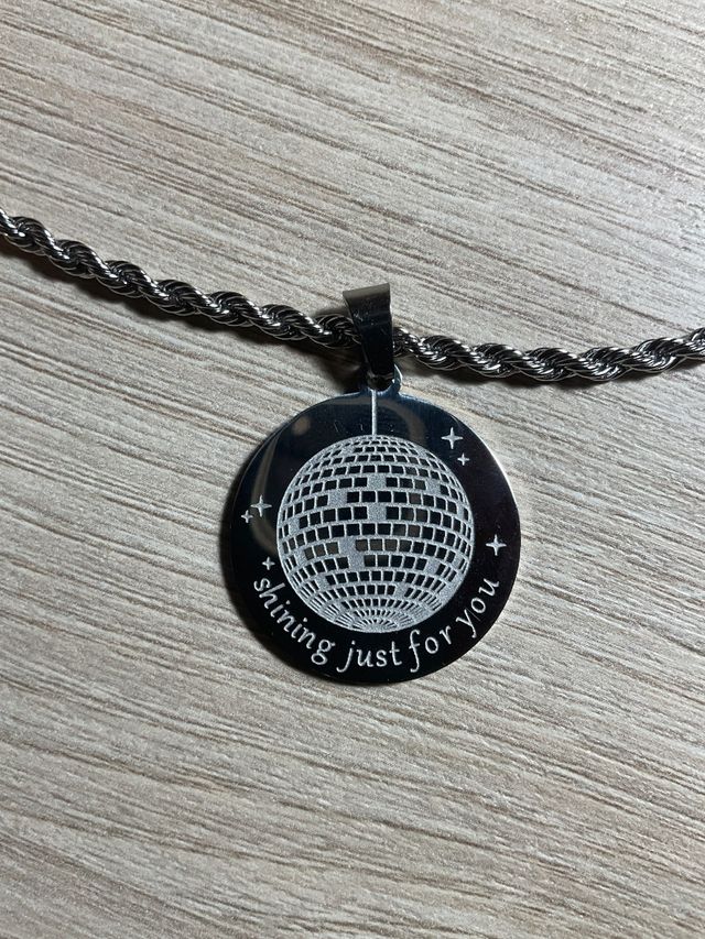 Collar Mirrorball Taylor Swift Folklore de segunda mano por 9,5 EUR en