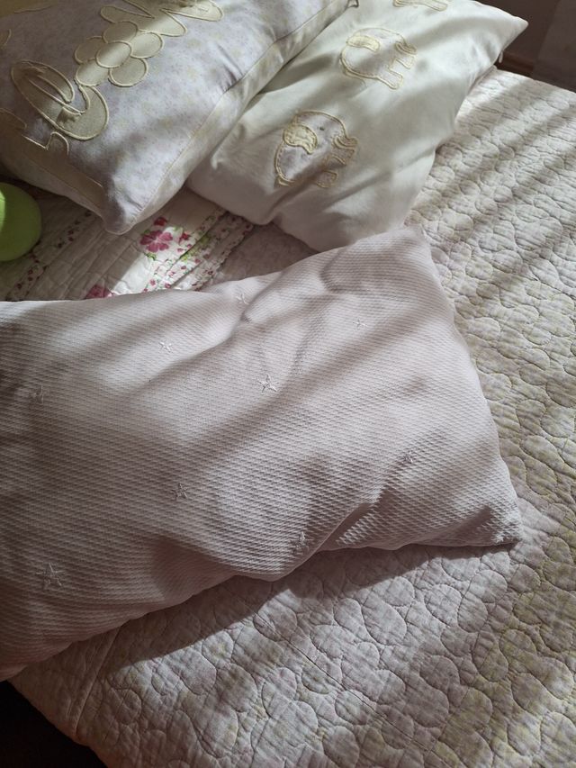 Colcha niña rosa y complementos