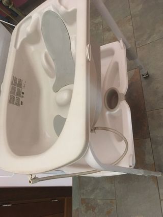 Cambiador con bañera plegable